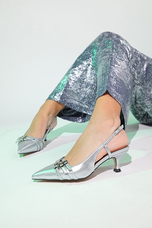 WOSS Gümüş Cilt Kemer Detaylı Kadın Topuklu Ayakkabı - Görsel 9