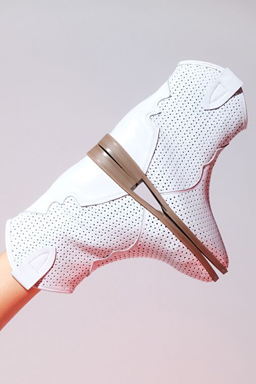 LOİVOS Beyaz Cilt Hakiki Deri Delikli Kadın Gizli Topuk Yazlık Bot - Görsel 3