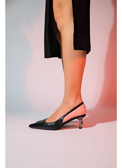MARTEN Siyah Cilt Kadın Sivri Burun Arkası Açık İnce Topuklu Ayakkabı - Görsel 4