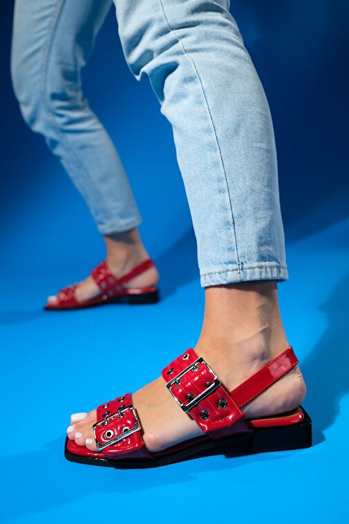 BLOB Kırmızı Rugan Gümüş Tokalı Kadın Sandalet - Görsel 3