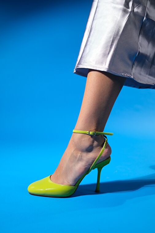 BLUES Yeşil Rugan Yuvarlak Burun Bilekten Bağlamalı Kadın Yüksek Topuklu Ayakkabı - Görsel 4