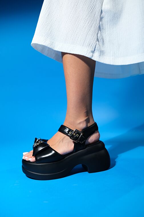 MERIDA Siyah Gold Tokalı Kadın Dolgu Tabanlı Sandalet - Görsel 7