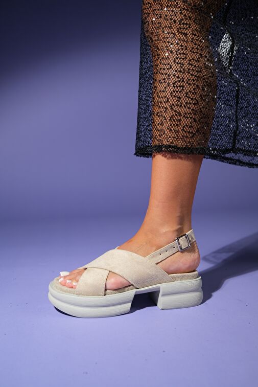 LUNGO Bej Süet Çapraz Bantlı Kalın Tabanlı Kadın Sandalet - Görsel 5