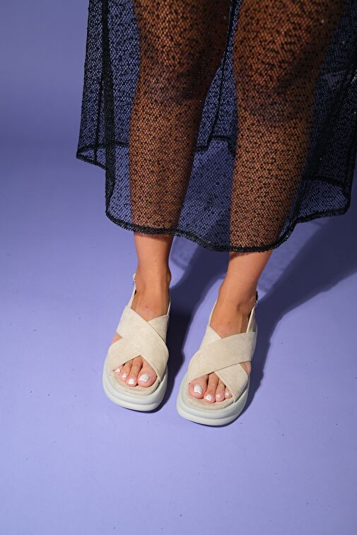 LUNGO Bej Süet Çapraz Bantlı Kalın Tabanlı Kadın Sandalet - Görsel 6