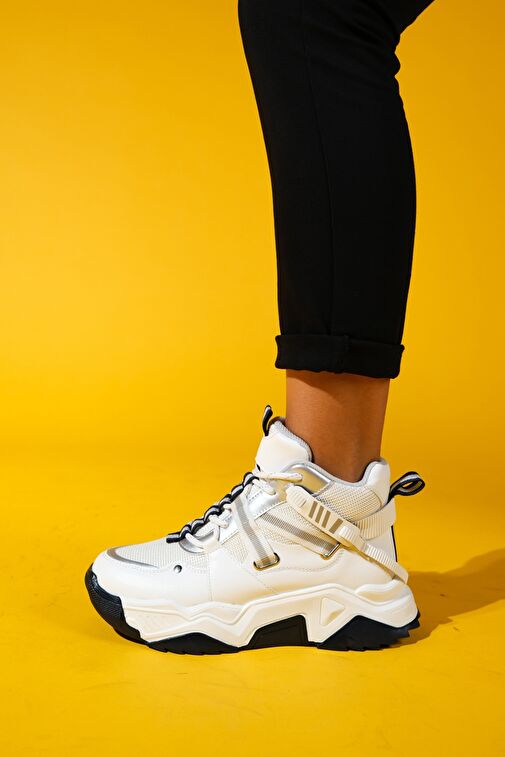 CLARA Beyaz Laci Fermuarlı ve Bağcıklı Kadın Spor Bot - Görsel 8