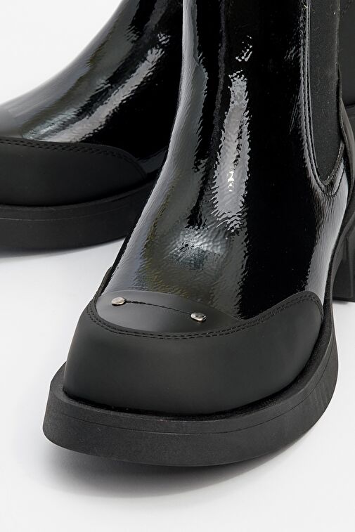 ALBİA Siyah Rugan Fermuarlı Lastikli Kadın Bot - Görsel 4