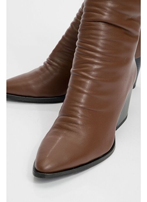 LAVAL Kahve Cilt Arkadan Fermuarlı Kadın Kalın Topuklu Bot - Görsel 4