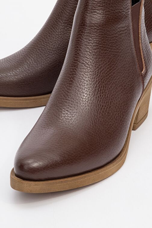 DOVENA Kahve Floter Hakiki Deri Lastikli Kadın Topuklu Bot - Görsel 4