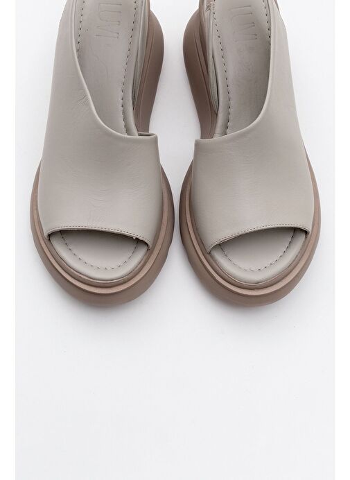 AGUSTO Taş Cilt Hakiki Deri Kadın Dolgu Topuk Sandalet - Görsel 3