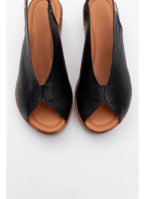 BLOM Siyah Hakiki Deri Kadın Dolgu Topuk Sandalet - Görsel 3