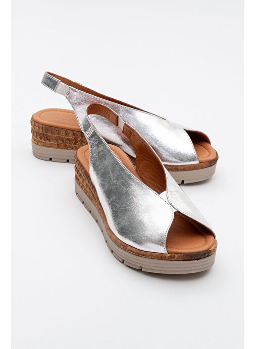 BLOM Gümüş Hakiki Deri Kadın Dolgu Topuk Sandalet - Görsel 2