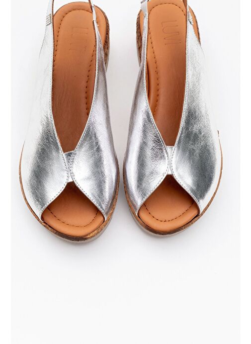 BLOM Gümüş Hakiki Deri Kadın Dolgu Topuk Sandalet - Görsel 3
