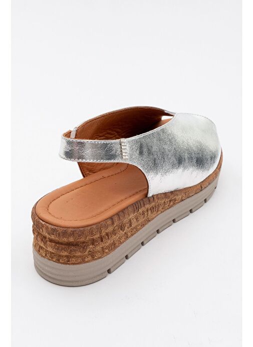 BLOM Gümüş Hakiki Deri Kadın Dolgu Topuk Sandalet - Görsel 5