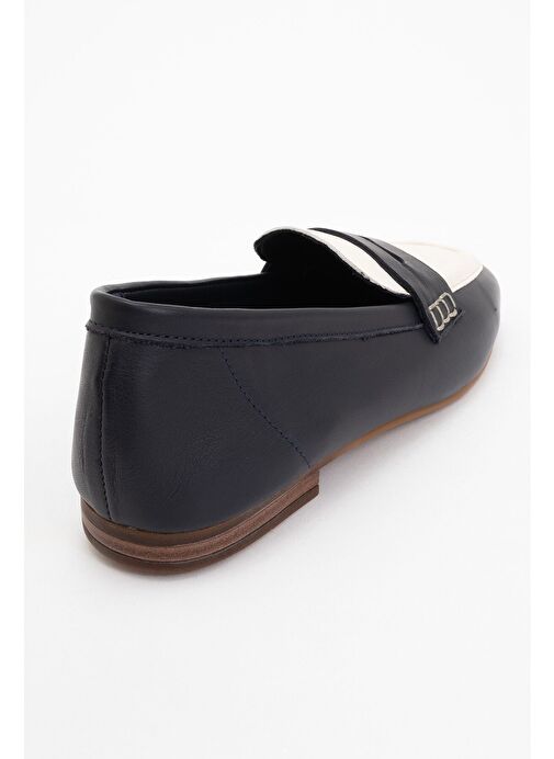 SKYE Lacivert-Beyaz Hakiki Deri Küt Burun Kadın Loafer Ayakkabı - Görsel 5