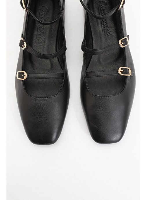 GLIMMER Siyah Hakiki Deri Bilekten Bağlamalı Küt Burun Kadın Babet Ayakkabı - Görsel 3