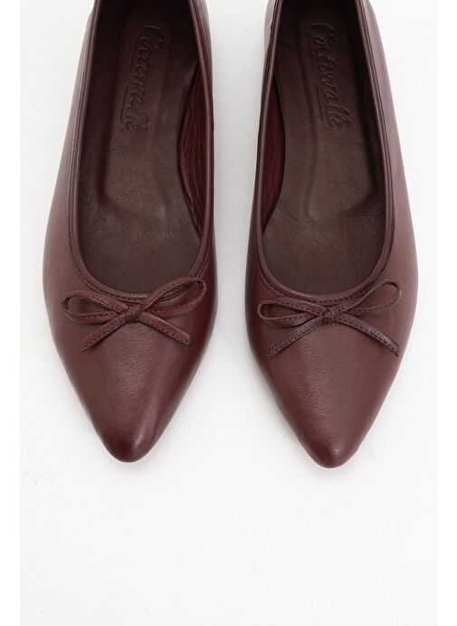 BRIAR Bordo Cilt Hakiki Deri Fiyonklu Sivri Burun Kadın Babet Ayakkabı - Görsel 3