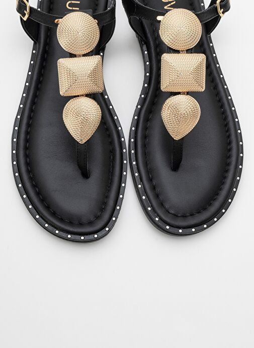 HELEN Siyah Hakiki Deri Parmak Arası Gold Tokalı Kadın Sandalet - Görsel 3