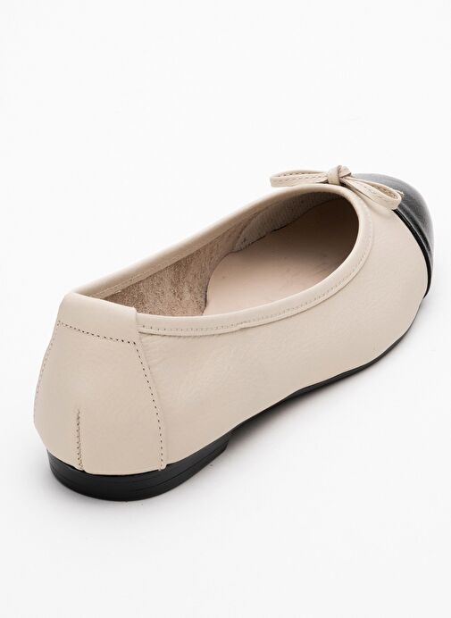 JENS Bej-Siyah Cilt Hakiki Deri Fiyonklu Kadın Babet Ayakkabı - Görsel 5