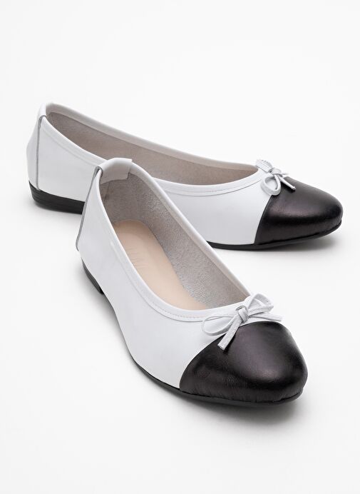 JENS Beyaz-Siyah Cilt Hakiki Deri Fiyonklu Kadın Babet Ayakkabı - Görsel 2