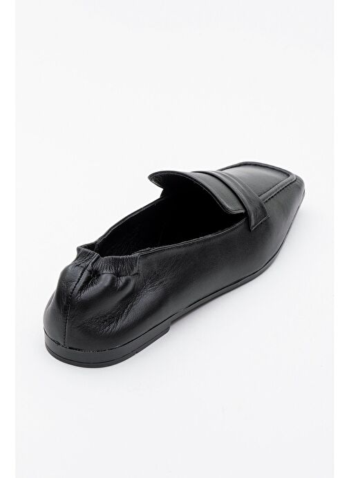 LİEPA Siyah Cilt Hakiki Deri Arkası Lastikli Küt Burunlu Kadın Loafer Ayakkabı - Görsel 5
