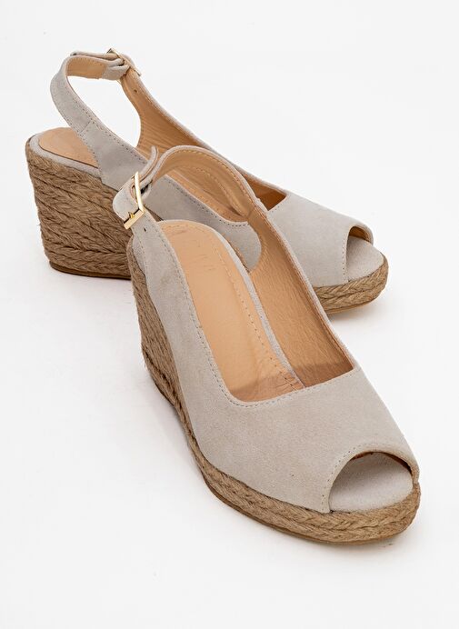 RYAN Bej Süet Hakiki Deri Kadın Dolgu Topuk Sandalet - Görsel 2