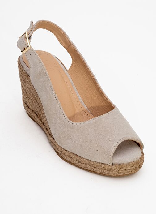 RYAN Bej Süet Hakiki Deri Kadın Dolgu Topuk Sandalet - Görsel 4