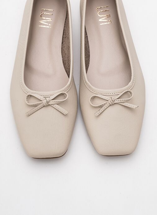 SOSA Ekru Cilt Hakiki Deri Küt Burunlu Fiyonklu Kadın Babet Ayakkabı - Görsel 3