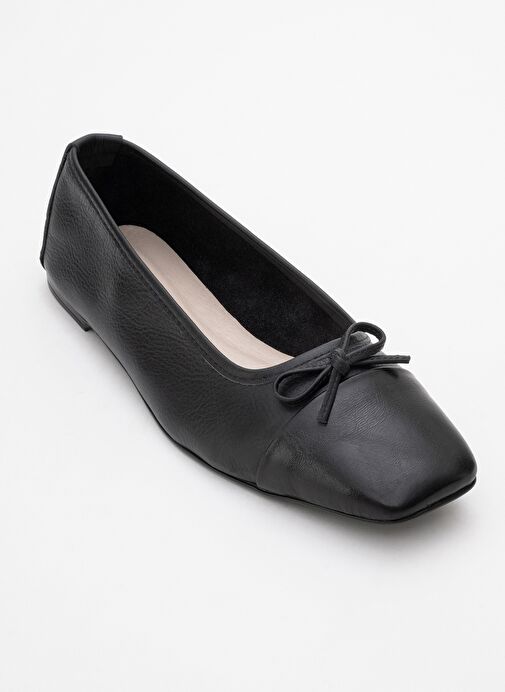 ROMY Siyah-Siyah Cilt Hakiki Deri Küt Burunlu Fiyonklu Kadın Babet Ayakkabı - Görsel 4