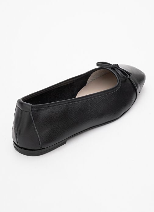 ROMY Siyah-Siyah Cilt Hakiki Deri Küt Burunlu Fiyonklu Kadın Babet Ayakkabı - Görsel 6