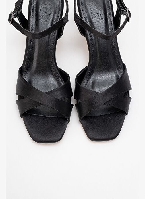 MELİN Siyah Saten Çapraz Bantlı Kadın Topuklu Ayakkabı - Görsel 3