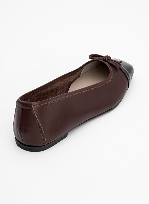 ROMY Kahverengi-Siyah Cilt Hakiki Deri Küt Burunlu Fiyonklu Kadın Babet Ayakkabı - Görsel 6