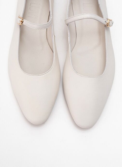 LUNAIRE Ekru Hakiki Deri Tek Bantlı Sivri Burun Kadın Babet Ayakkabı - Görsel 3