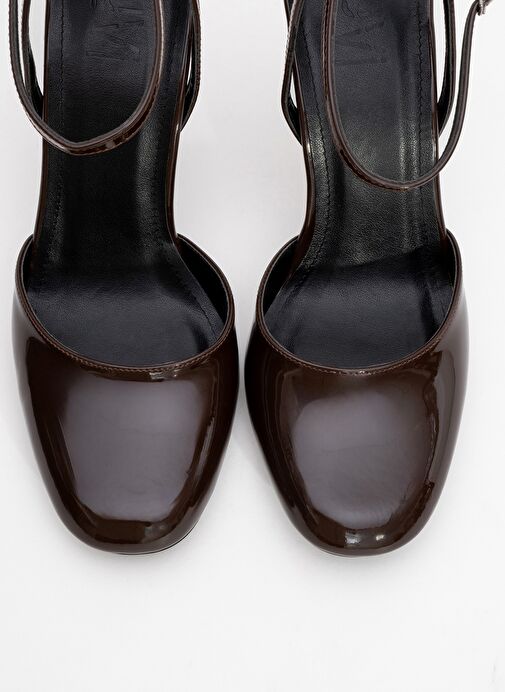 BLUES Kahverengi Rugan Yuvarlak Burun Bilekten Bağlamalı Kadın Yüksek Topuklu Ayakkabı - Görsel 3