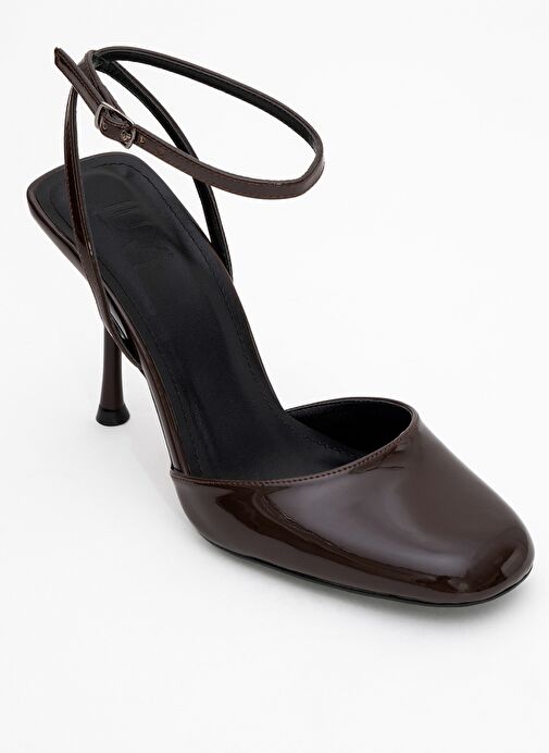 BLUES Kahverengi Rugan Yuvarlak Burun Bilekten Bağlamalı Kadın Yüksek Topuklu Ayakkabı - Görsel 4