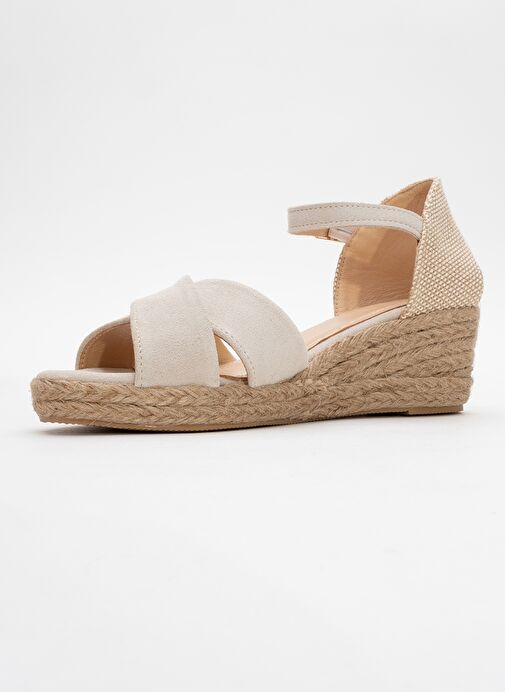 MİRİA Bej Süet Hakiki Deri Çapraz Bantlı Kadın Dolgu Topuklu Sandalet - Görsel 5