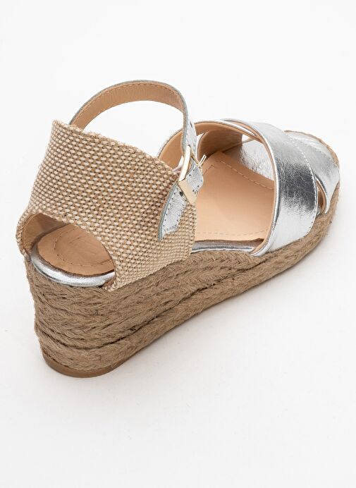 MİRİA Gümüş Hakiki Deri Çapraz Bantlı Kadın Dolgu Topuklu Sandalet - Görsel 6