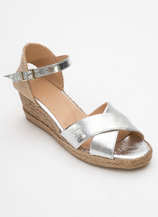 MİRİA Gümüş Hakiki Deri Çapraz Bantlı Kadın Dolgu Topuklu Sandalet - Görsel 4