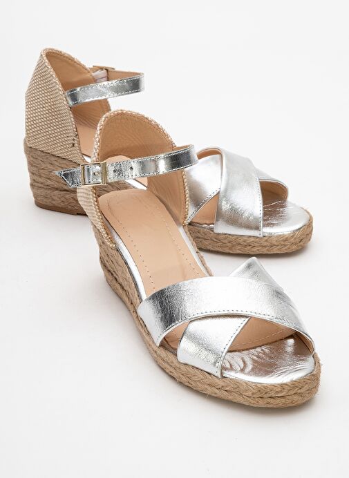 MİRİA Gümüş Hakiki Deri Çapraz Bantlı Kadın Dolgu Topuklu Sandalet - Görsel 2