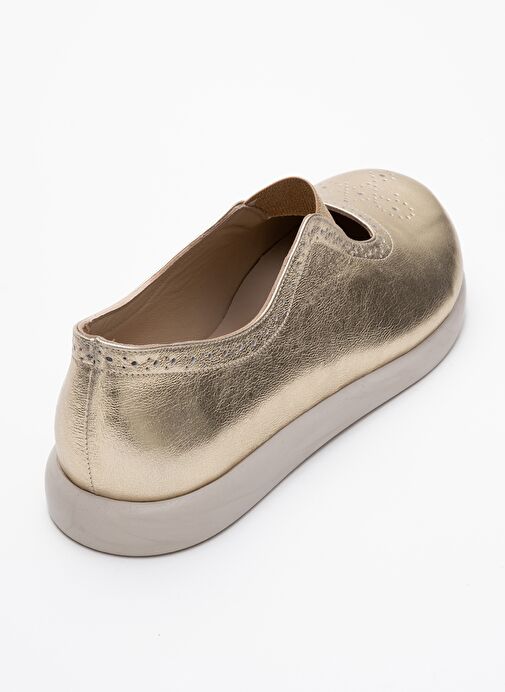 CHELLE Metalik Altın Lastikli Hakiki Deri Kadın Günlük Ayakkabı - Görsel 6
