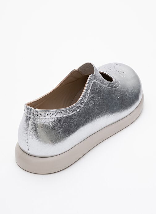 CHELLE Metalik Gümüş Lastikli Hakiki Deri Kadın Günlük Ayakkabı - Görsel 6