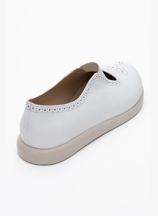 CHELLE Beyaz Cilt Lastikli Hakiki Deri Kadın Günlük Ayakkabı - Görsel 6