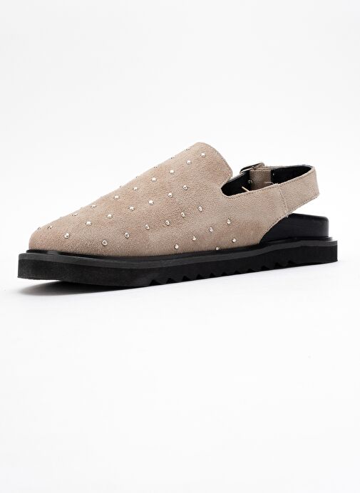 OUR Bej Hakiki Deri Süet Zımbalı Burnu Kapalı Kadın Sandalet - Görsel 5