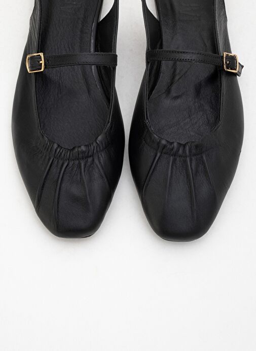 BRITNEY Siyah Hakiki Deri Önü Kapalı Kadın Sandalet - Görsel 3