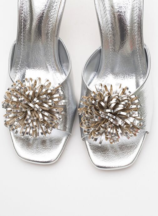 SHANA Gümüş Çiçekli Kadın İnce Topuklu Terlik - Görsel 3