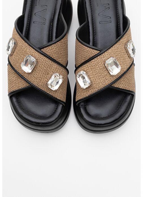 GIEV Siyah Hasır Taşlı Dolgu Tabanlı Kadın Terlik - Görsel 3