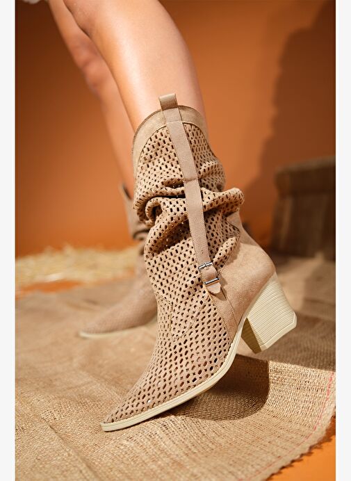 LARRY Koyu Bej Körüklü Kadın Kalın Topuklu Yazlık Çizme - Görsel 2