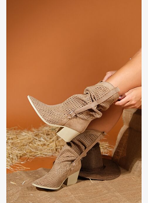 LARRY Koyu Bej Körüklü Kadın Kalın Topuklu Yazlık Çizme - Görsel 4