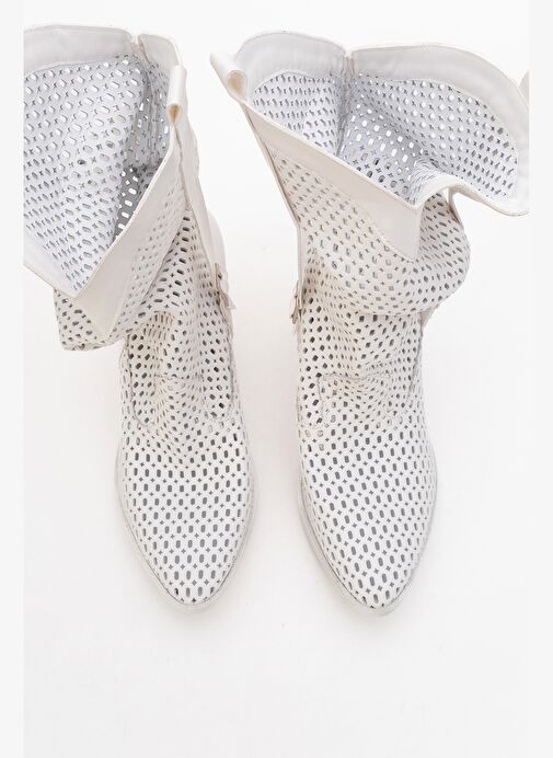 LARRY Beyaz Cilt Körüklü Kadın Kalın Topuklu Yazlık Çizme - Görsel 3