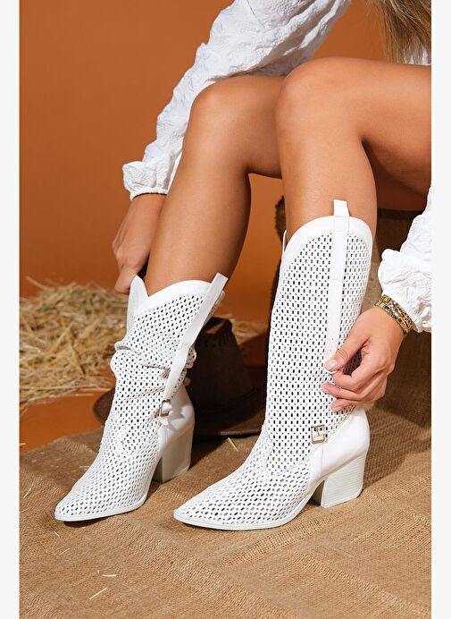 LARRY Beyaz Cilt Körüklü Kadın Kalın Topuklu Yazlık Çizme - Görsel 6