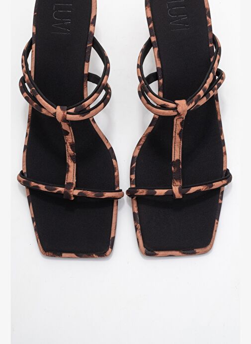 MOCHA Siyah Sarı Desenli Kare Burunlu İnce Bantlı Kadın Topuklu Terlik - Görsel 2